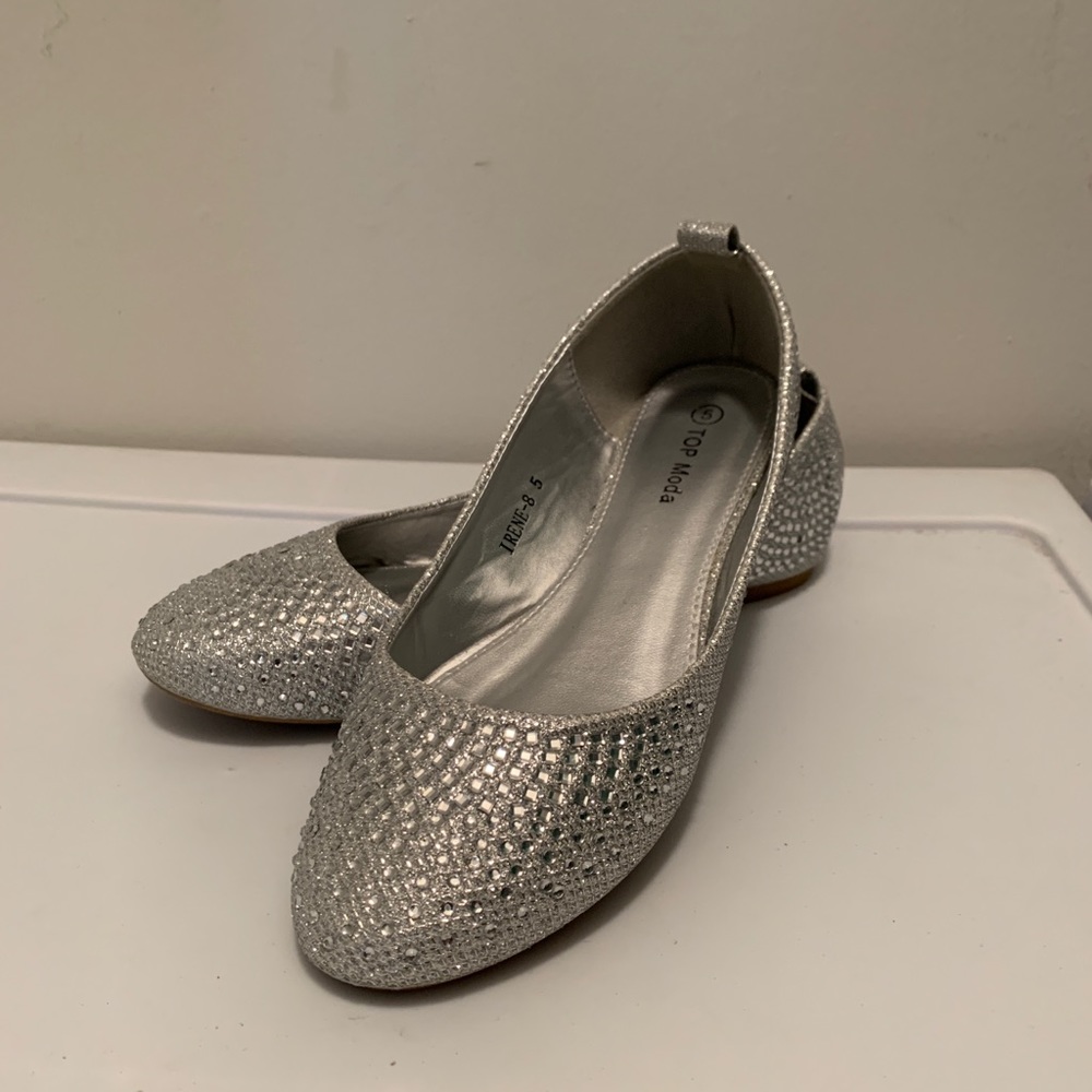 Super comfortable silver sparkly ballet flats